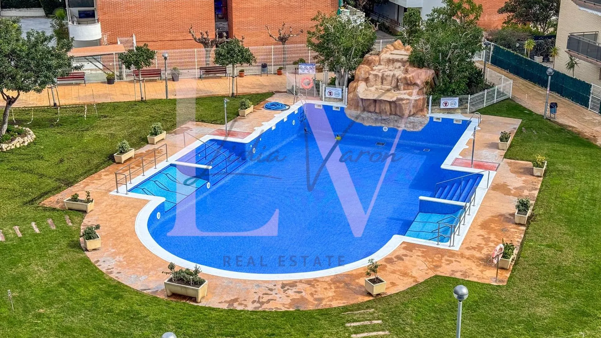 Lv Real Estate Maldivas III Apartment La Pineda 0*,  Spain
