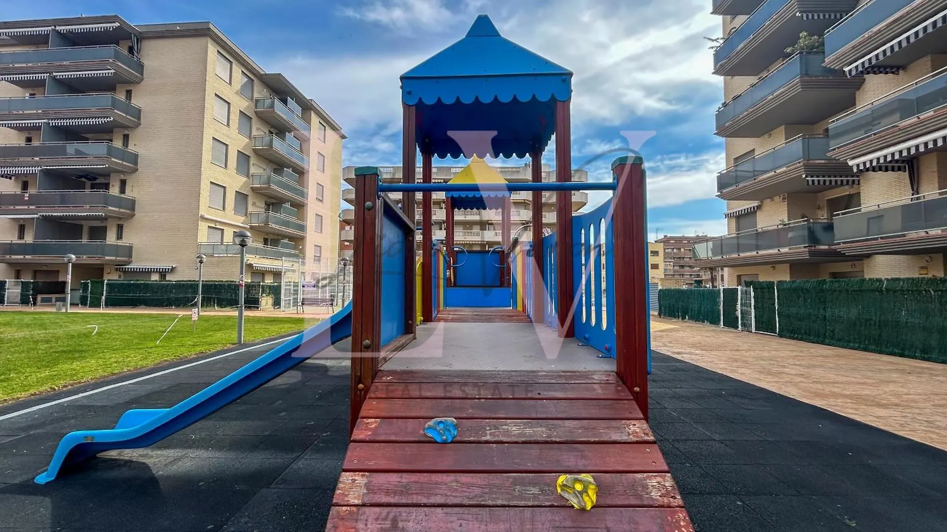 Lv Real Estate Maldivas III Apartment La Pineda Spain